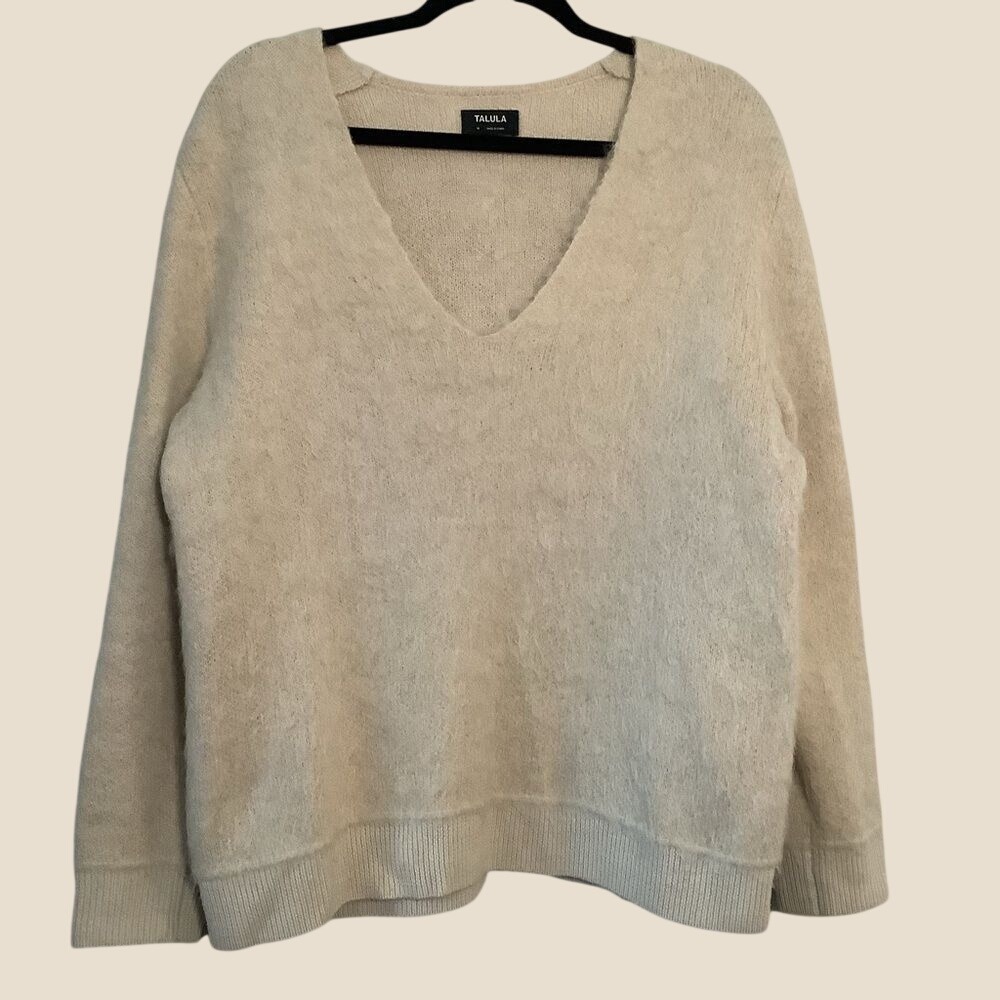 Aritzia Talula Deep V Jumper Sweater Medium Mohair Wool Blende Merino Wool